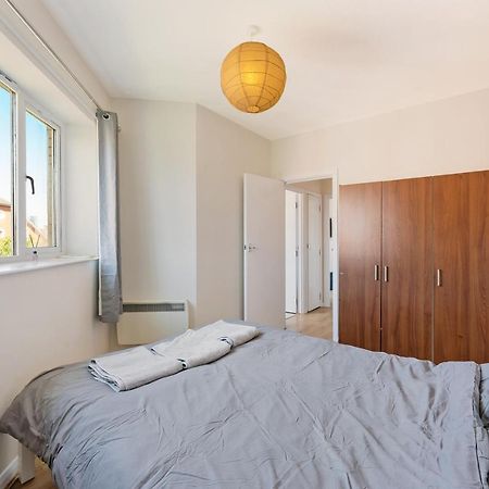Appartamento Stunning Aparment In Canada Water Londra Esterno foto
