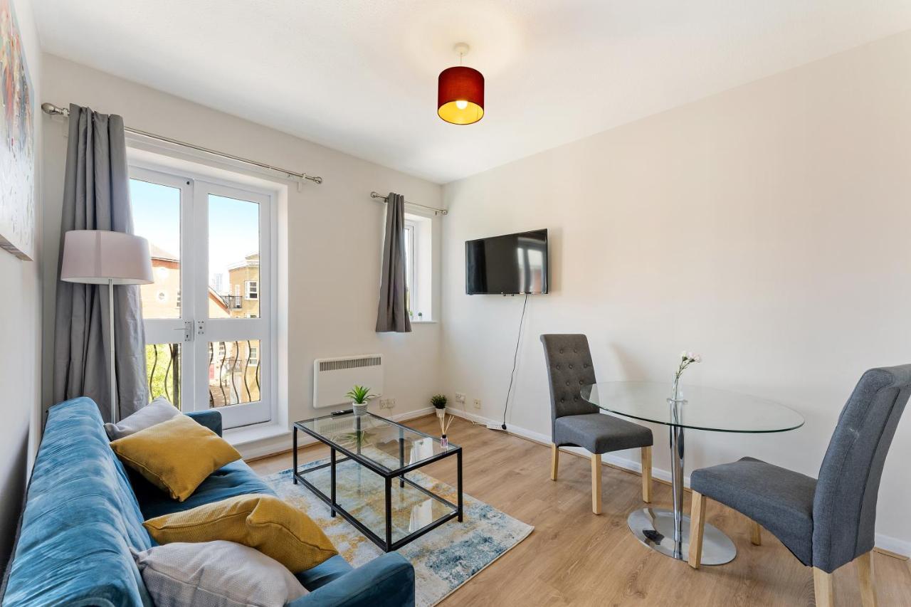 Appartamento Stunning Aparment In Canada Water Londra Esterno foto