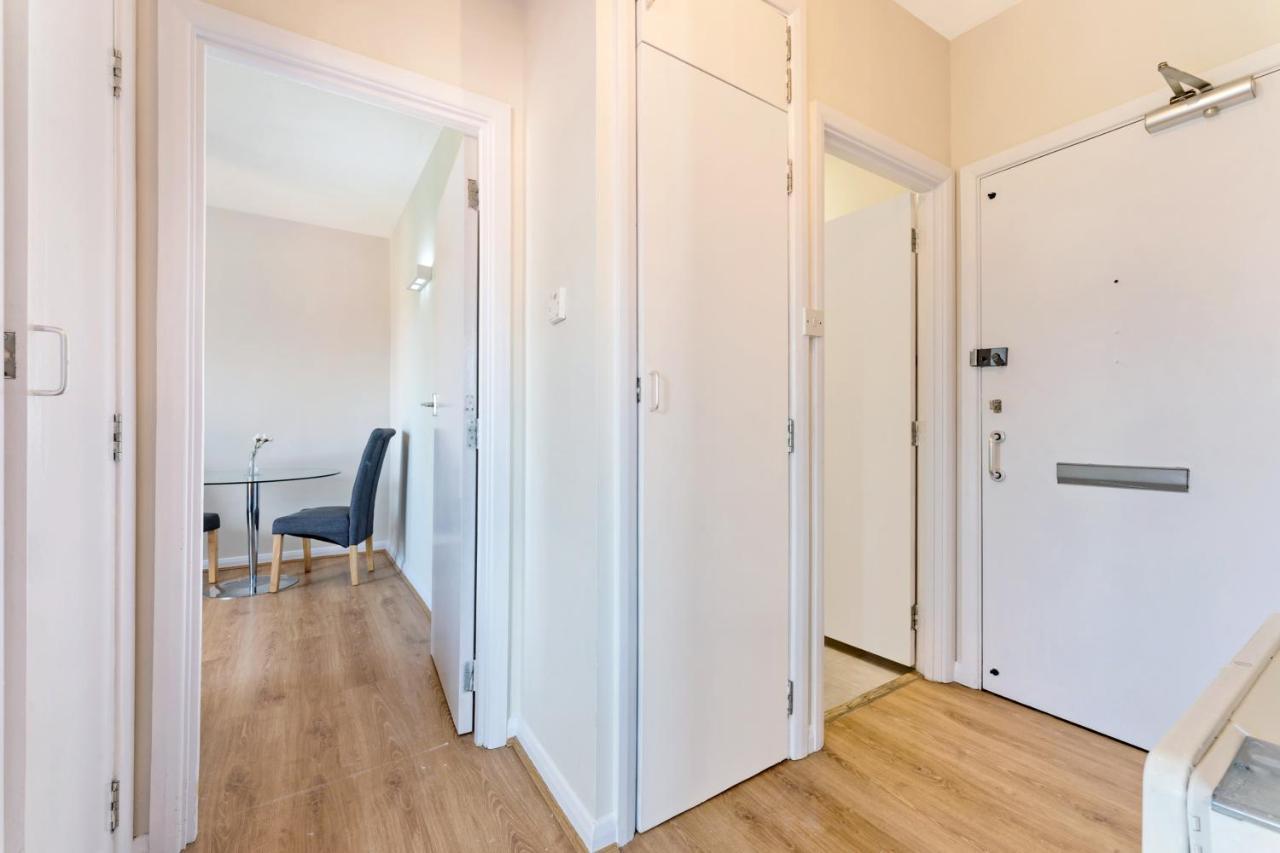 Appartamento Stunning Aparment In Canada Water Londra Esterno foto