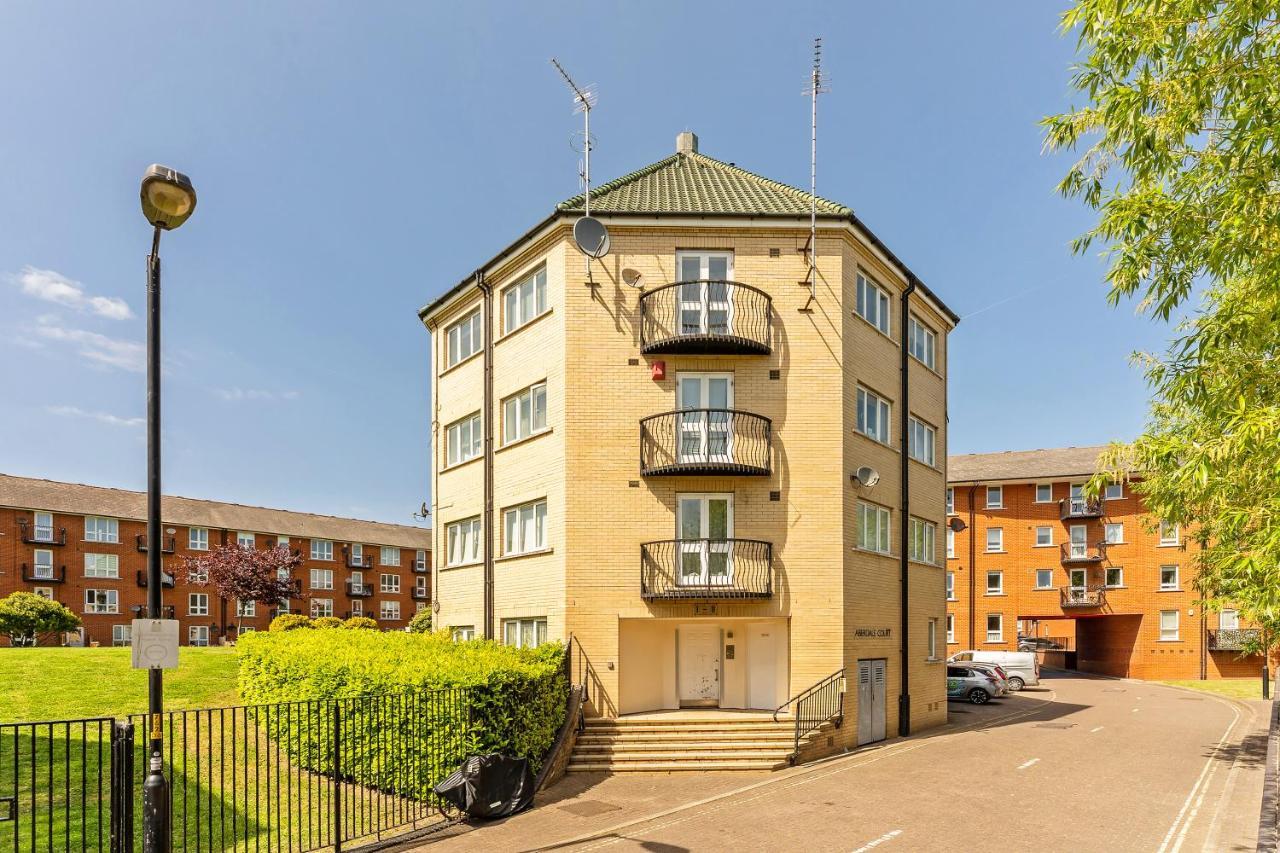 Appartamento Stunning Aparment In Canada Water Londra Esterno foto
